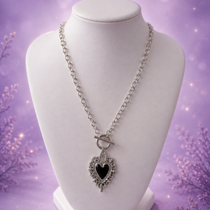 Collier cœur sacré noir